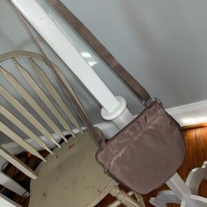 Baggallini Taupe Men's Crossbody Belt Bag